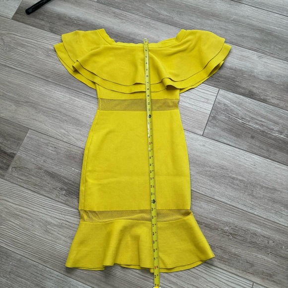 ENDLESS ROSE Yellow Off the Shoulder dress Size Small - Picture 7 of 13